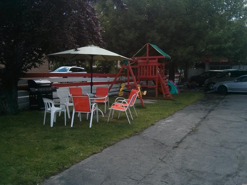 Holiday House Motel Penticton Extérieur photo