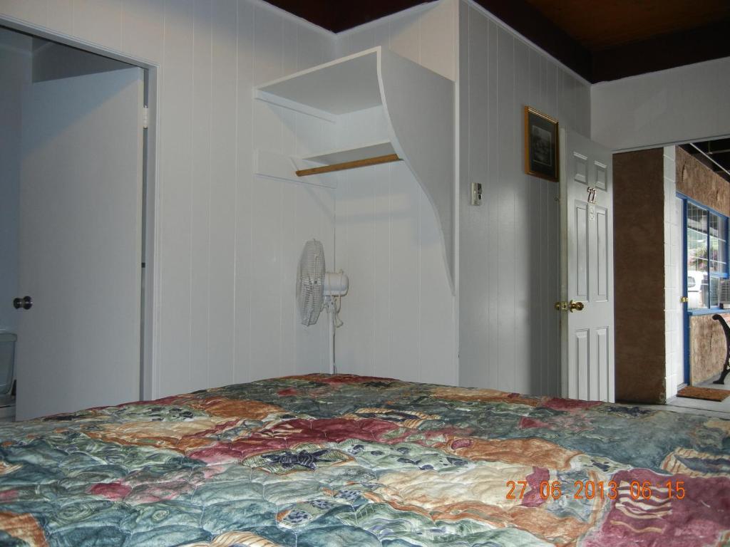 Holiday House Motel Penticton Chambre photo