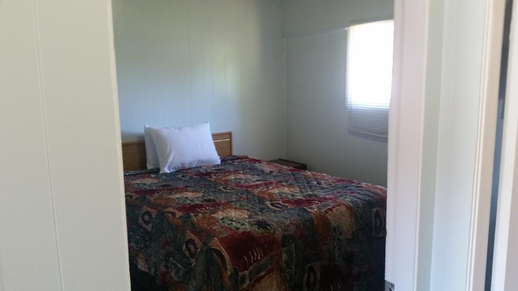 Holiday House Motel Penticton Extérieur photo