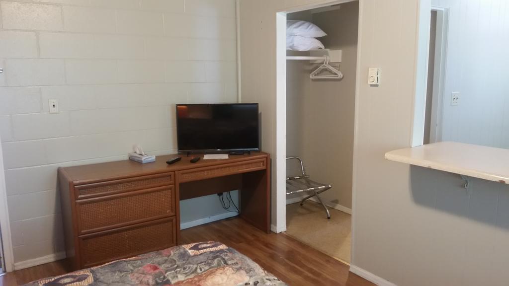 Holiday House Motel Penticton Extérieur photo