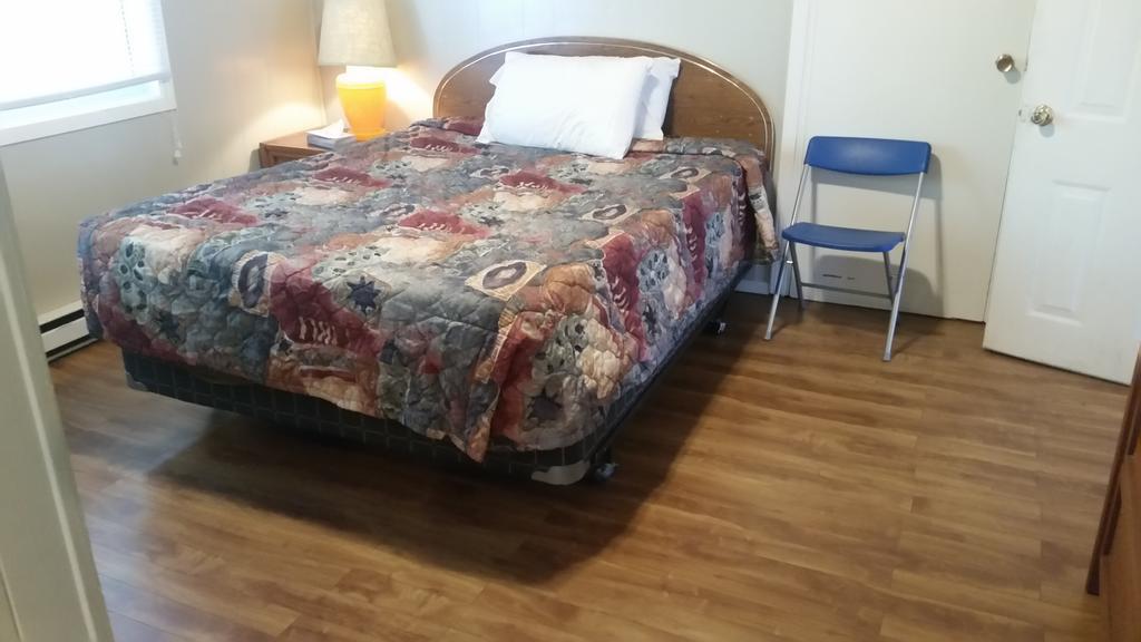 Holiday House Motel Penticton Extérieur photo