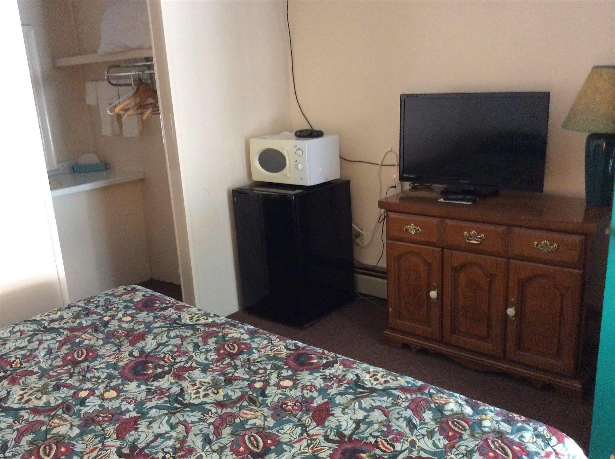 Holiday House Motel Penticton Extérieur photo