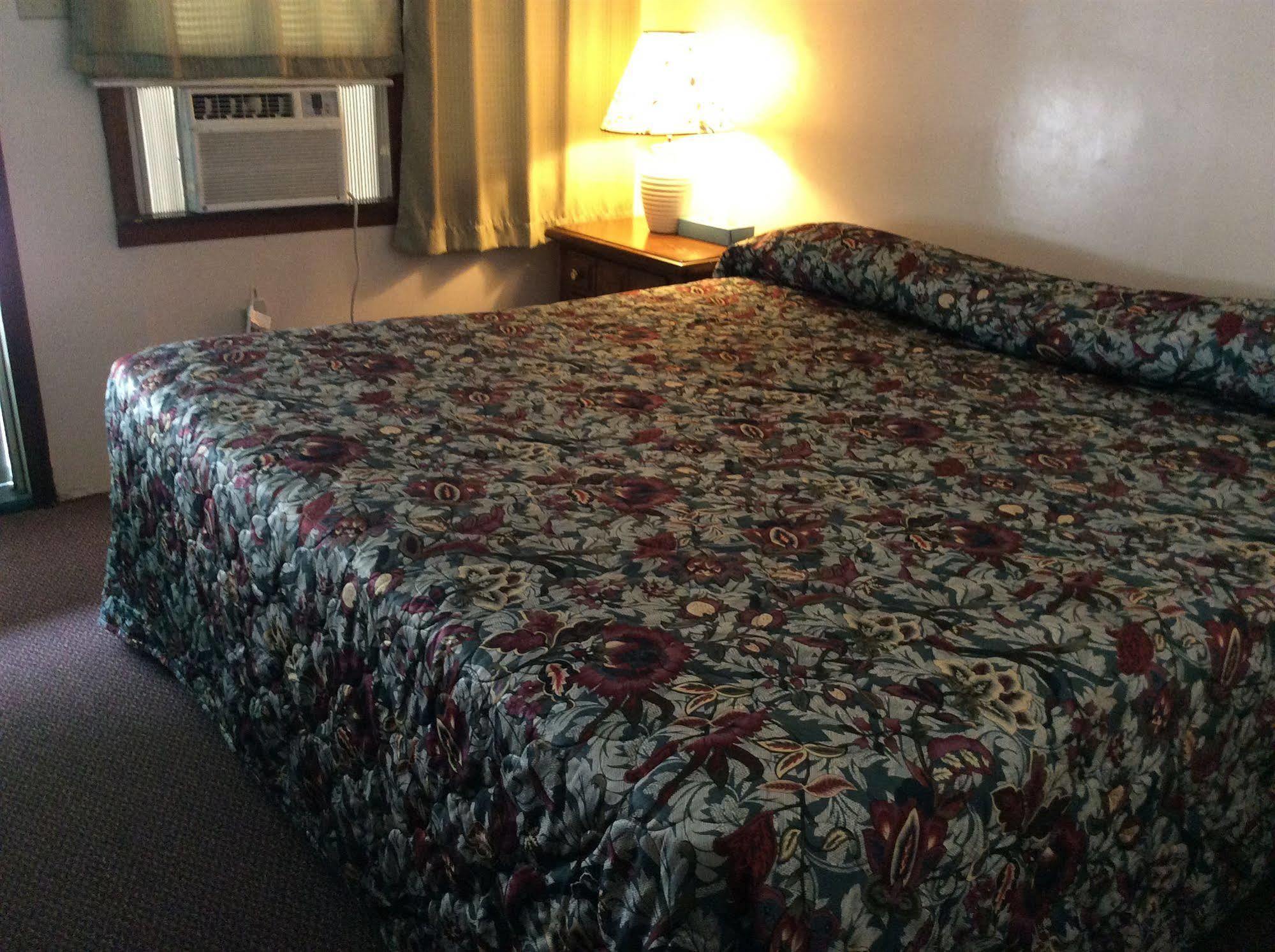 Holiday House Motel Penticton Extérieur photo