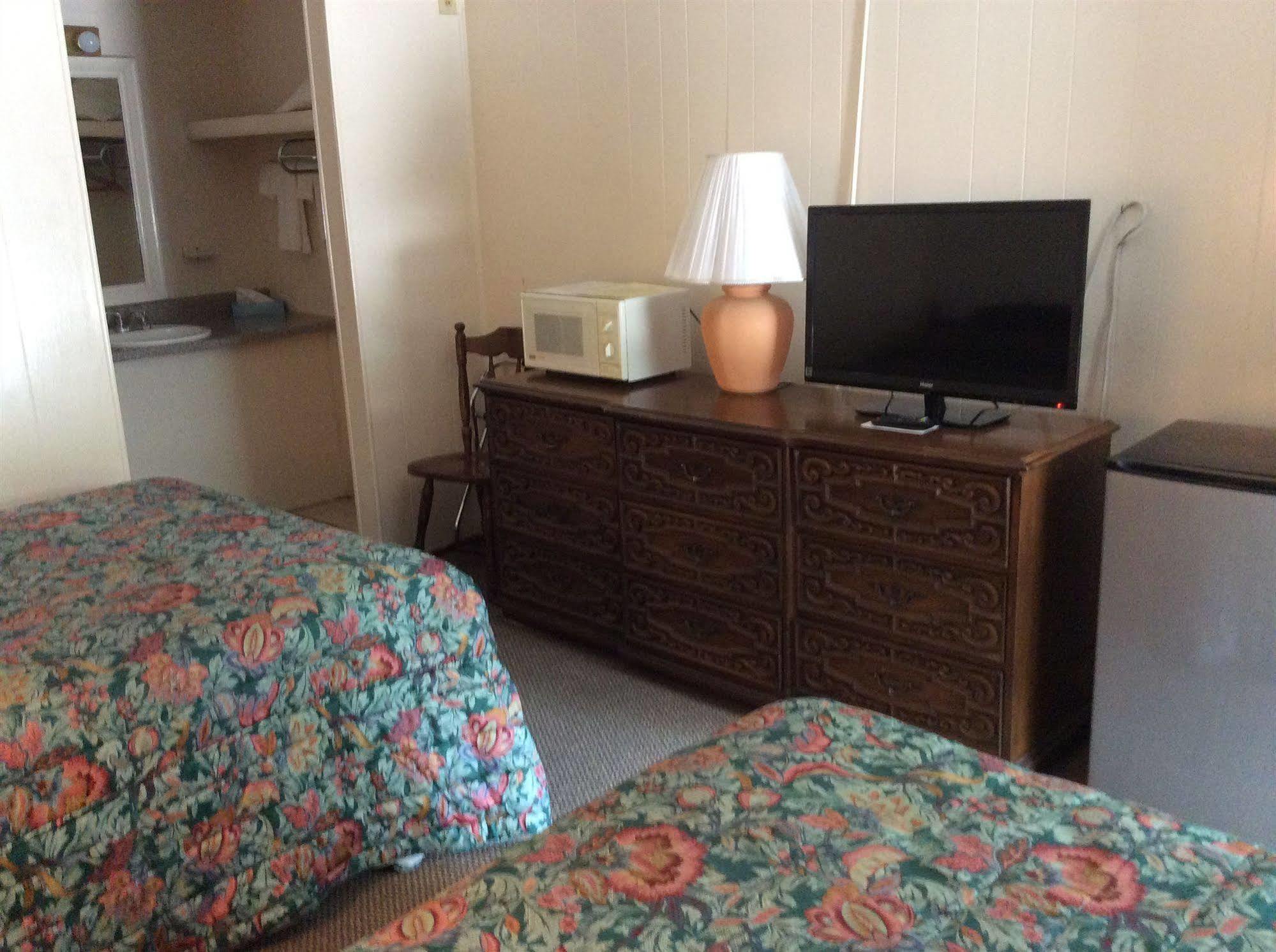 Holiday House Motel Penticton Extérieur photo