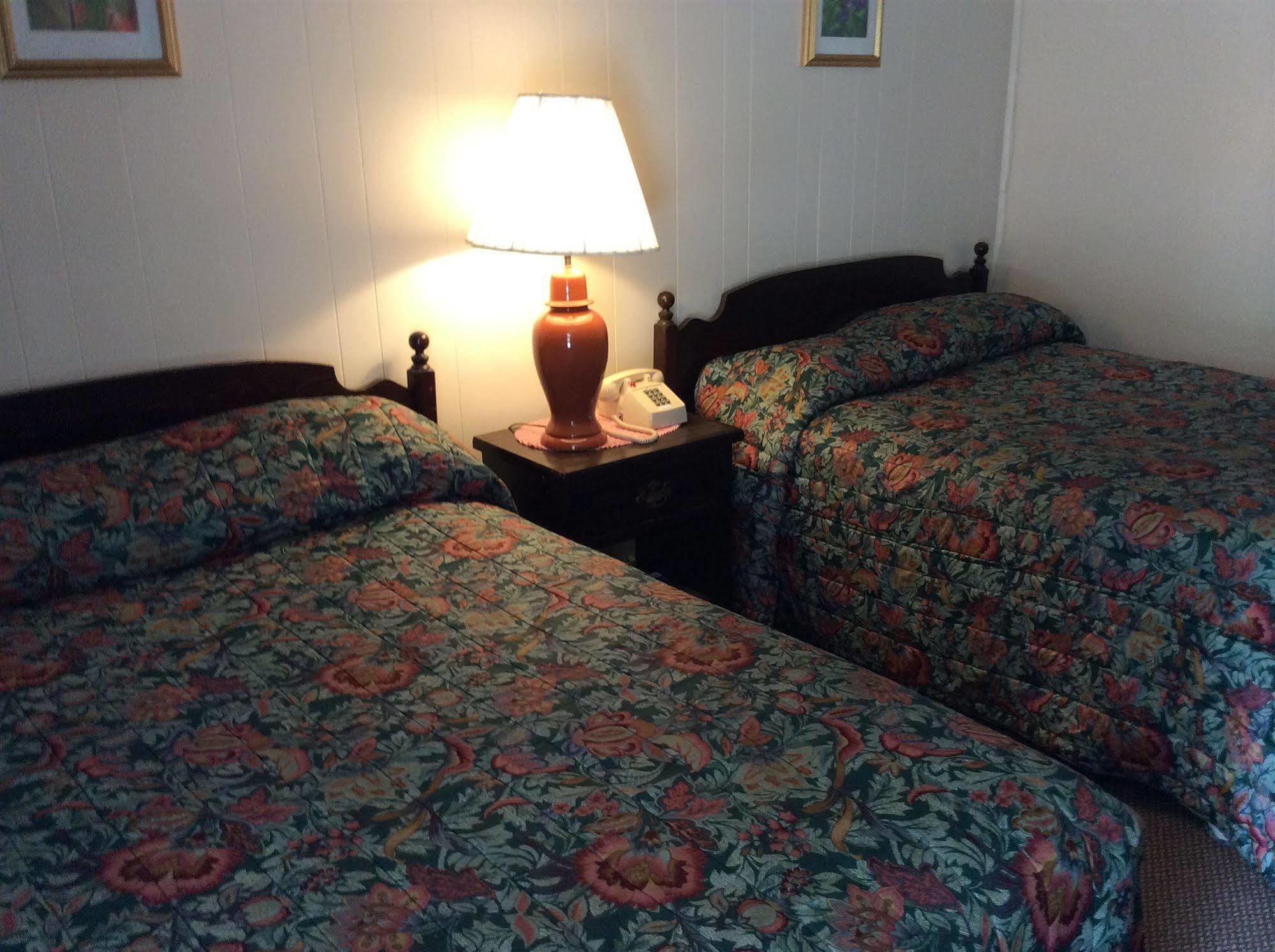 Holiday House Motel Penticton Extérieur photo