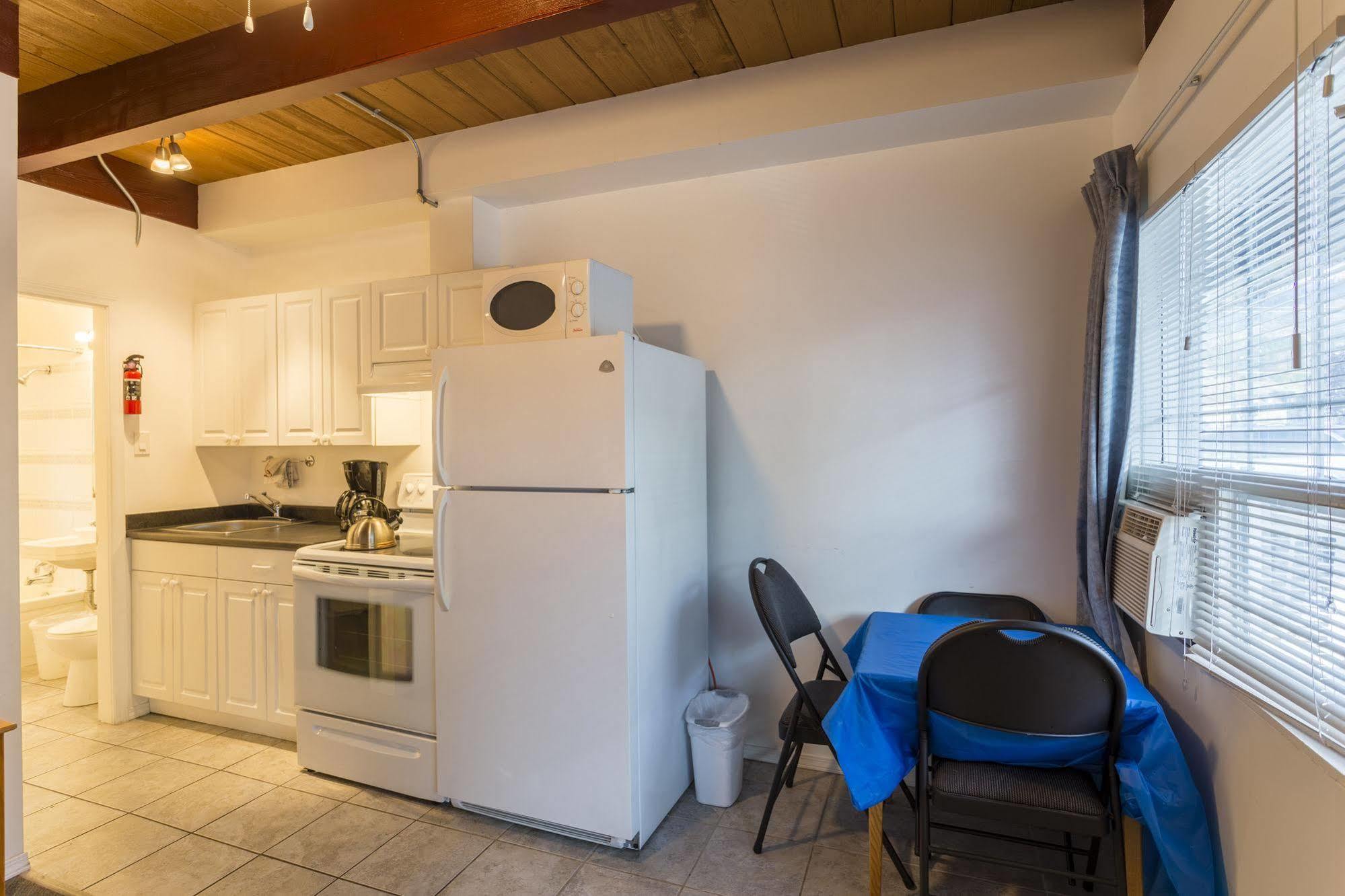 Holiday House Motel Penticton Extérieur photo