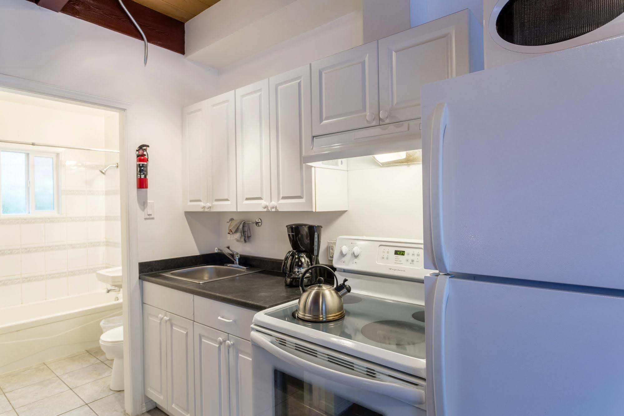 Holiday House Motel Penticton Extérieur photo