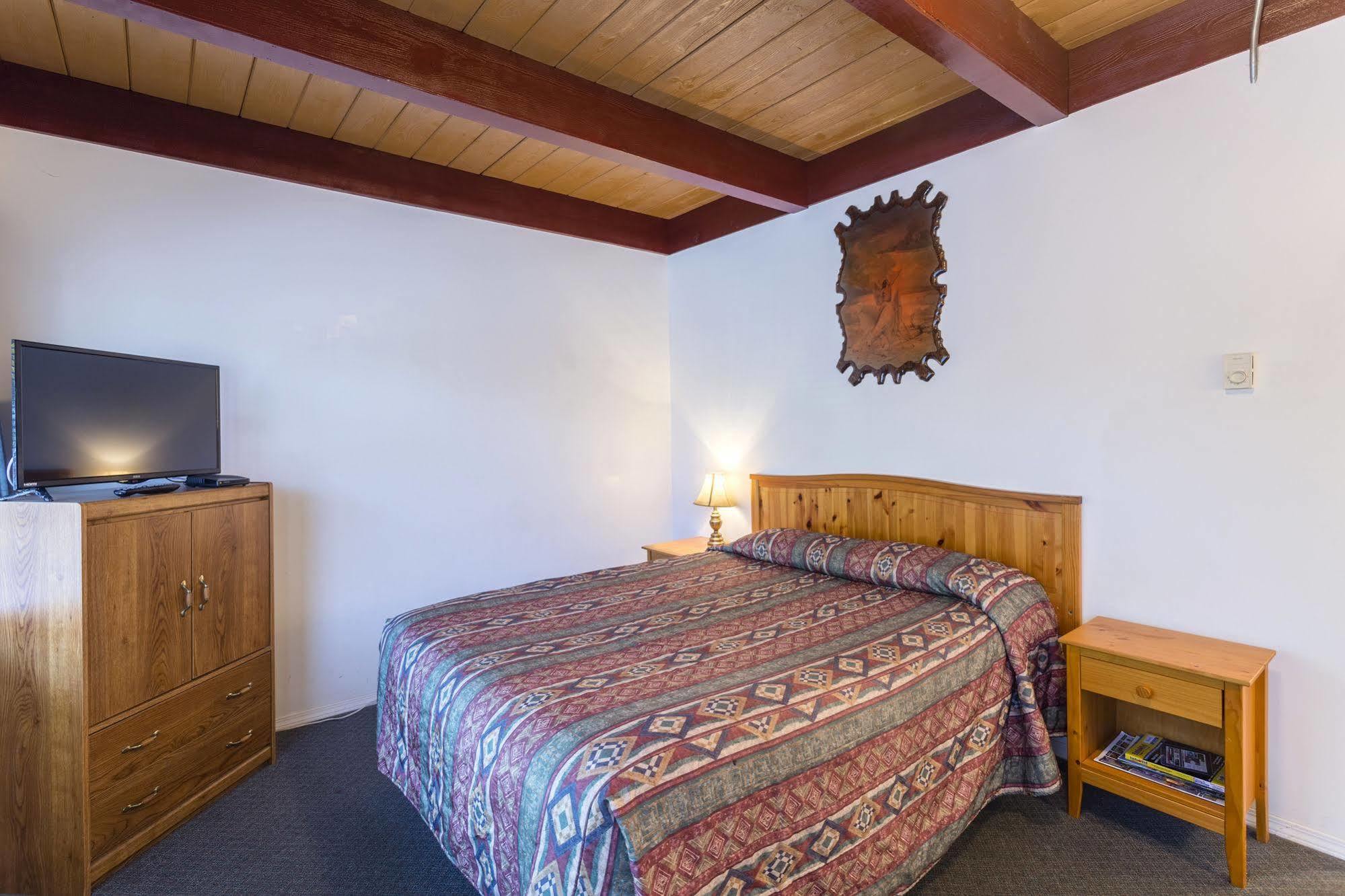 Holiday House Motel Penticton Extérieur photo